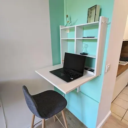 Au Calme En Ville, Sans Vis A Vis Et Climatise *