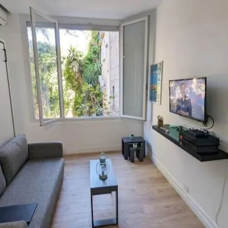 Au Calme En Ville, Sans Vis A Vis Et Climatise Apartman *