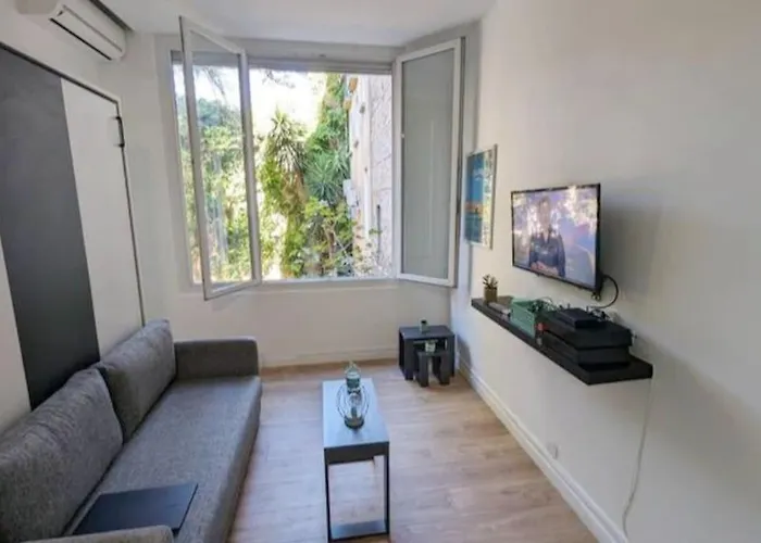 Au Calme En Ville, Sans Vis A Vis Et Climatise Apartmán *
